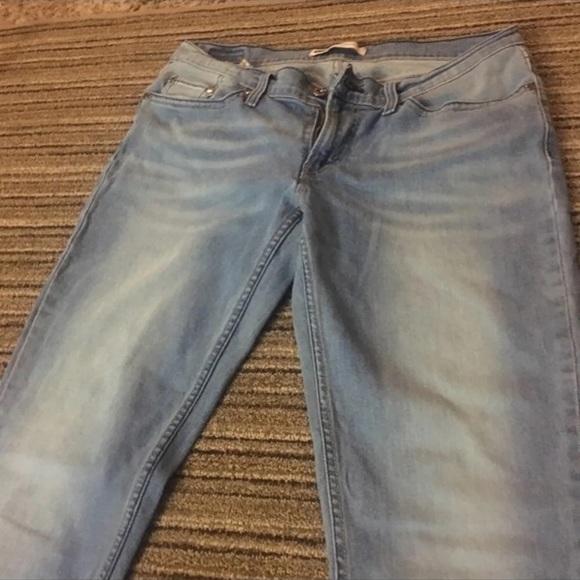 Womens Levis - Picture 3 of 3